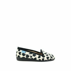 Lunar Gamma White Slippers -Lunar Shop unnamed file 1161