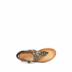 Lunar Glitz Toe Post Sandals -Lunar Shop unnamed file 424