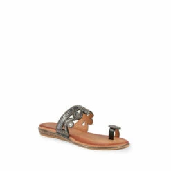 Lunar Lynn Black Toe Loop Sandals -Lunar Shop unnamed file 428