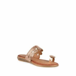 Lunar Pink Lynn Toe Loop Sandals -Lunar Shop unnamed file 653