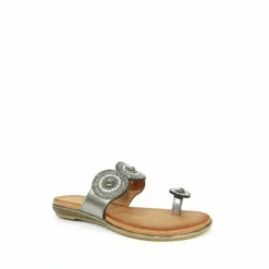 Lunar Natural Oyster Glitz Toe Loop Sandals -Lunar Shop unnamed file 787