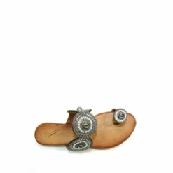 Lunar Natural Oyster Glitz Toe Loop Sandals -Lunar Shop unnamed file 788